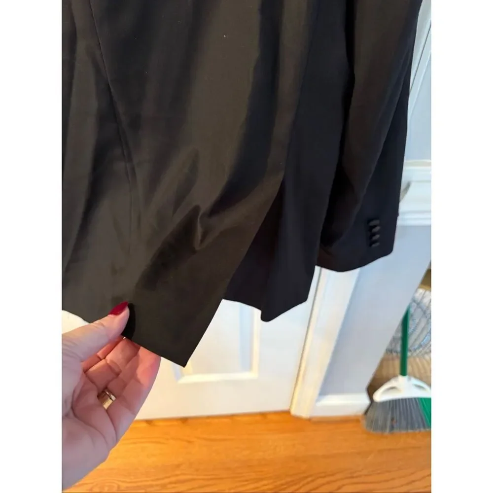 Karl Lagerfeld Black & Cream Satin Tuxedo Jacket sz 48R EUC